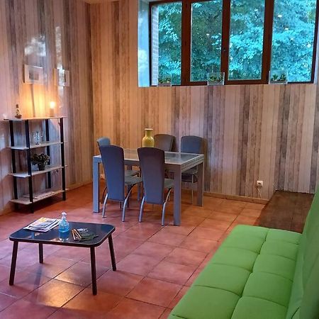 Suite Dans Le Jardin Du Chateau Agonges ภายนอก รูปภาพ