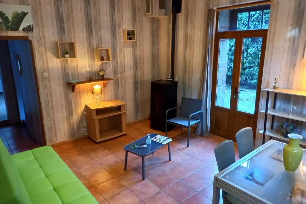 Suite Dans Le Jardin Du Chateau Agonges ภายนอก รูปภาพ