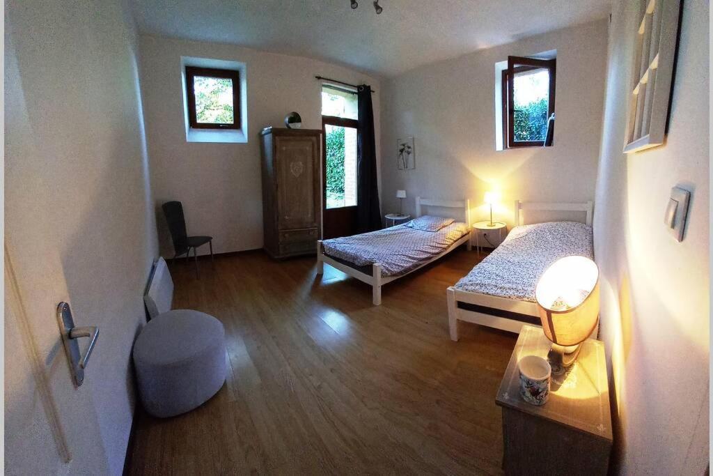 Suite Dans Le Jardin Du Chateau Agonges ภายนอก รูปภาพ