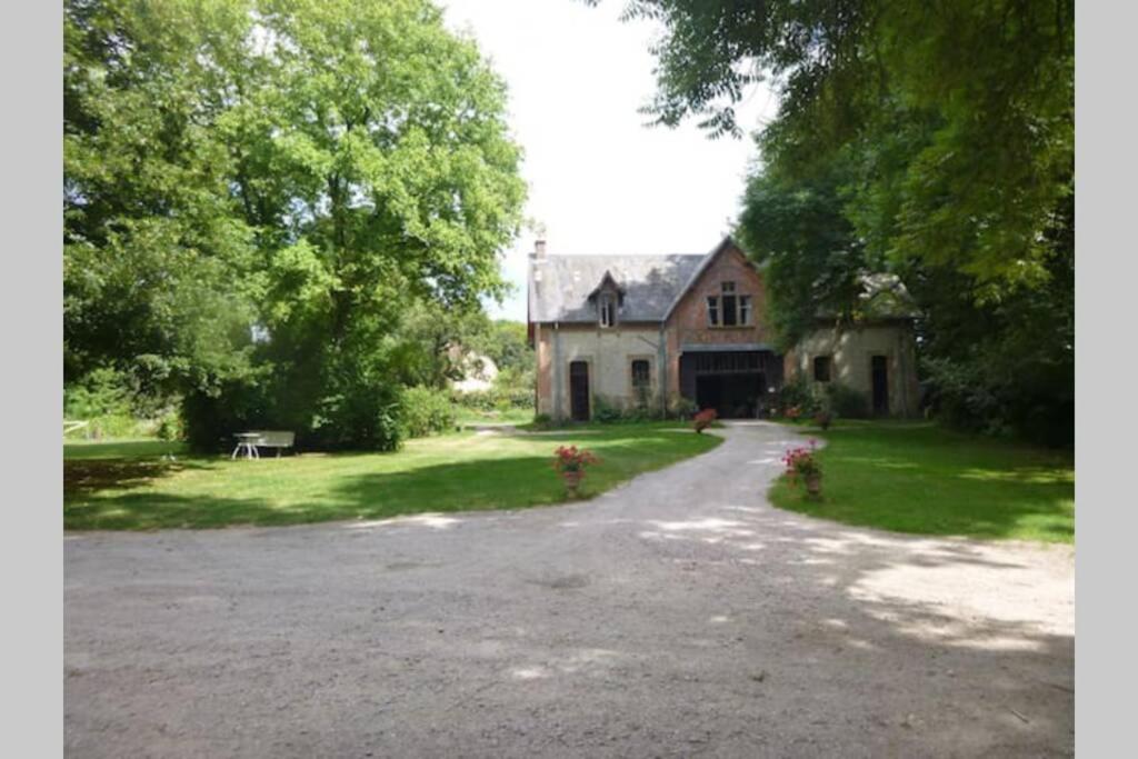 Suite Dans Le Jardin Du Chateau Agonges ภายนอก รูปภาพ